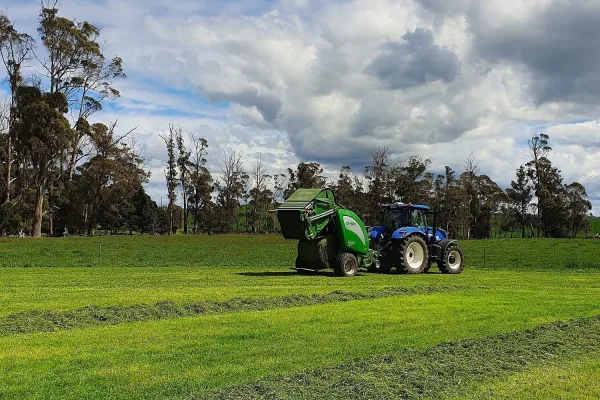 Silage baling J Weaver Sam Flight